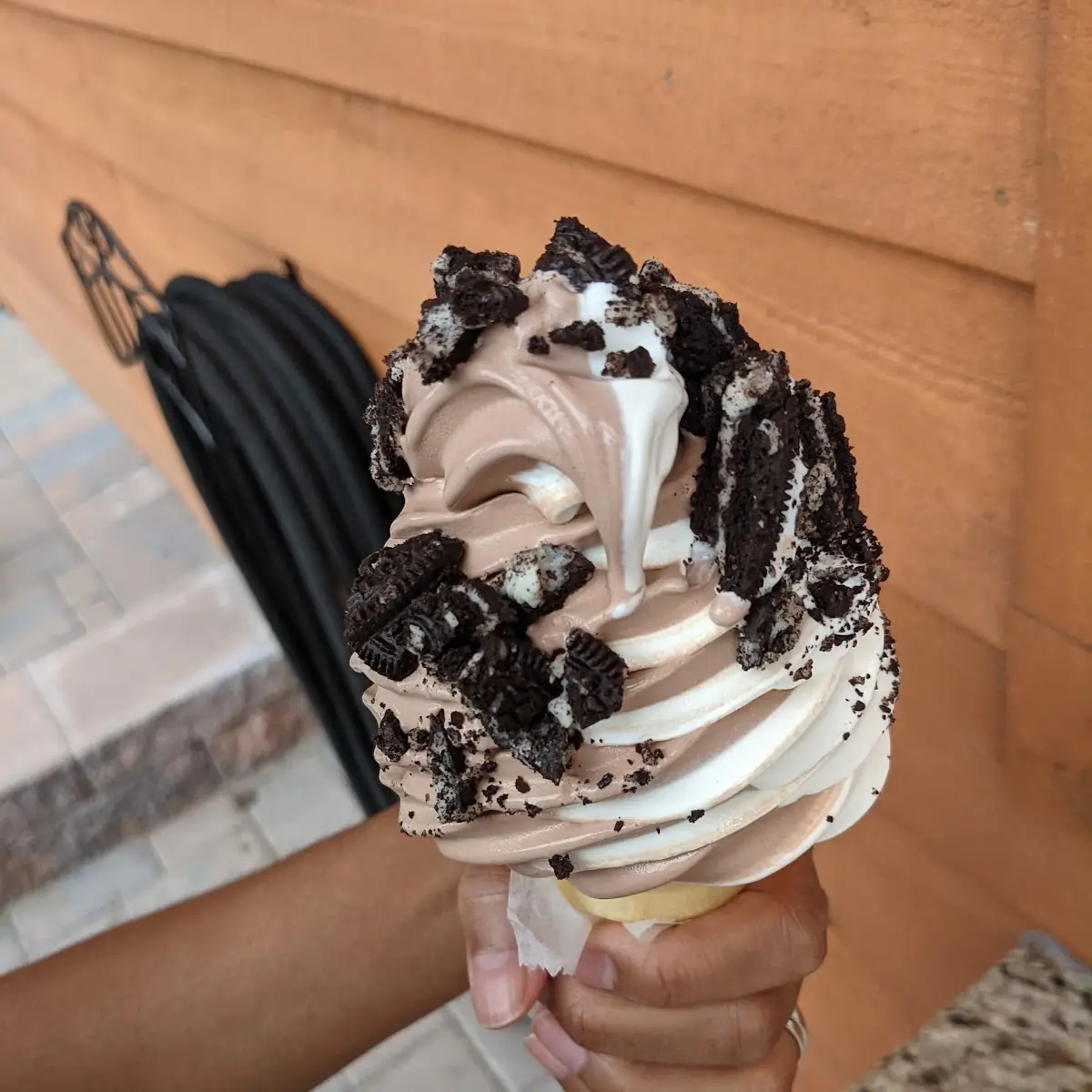 Small Soft Serve Twist with Oreo Cookies