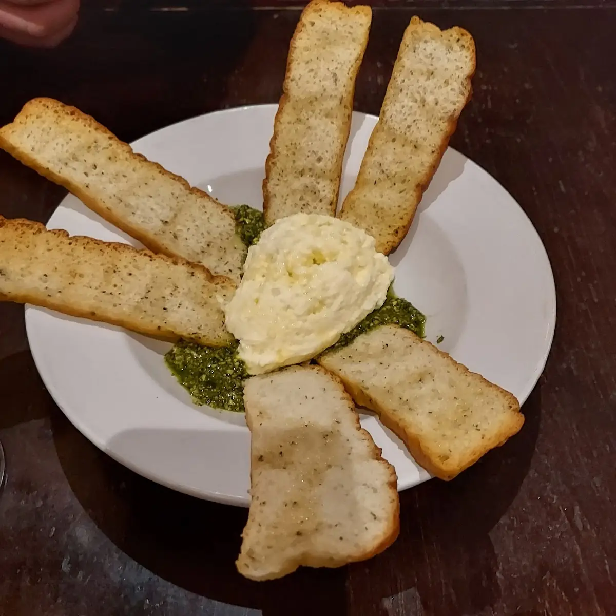Spinach Artichoke Dip w Toasted Baguettes