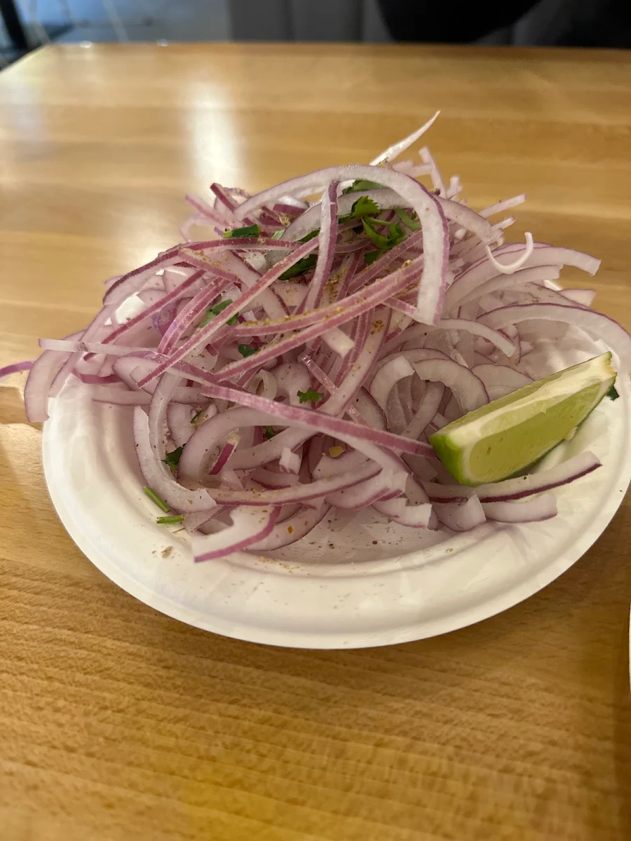 Extra Salad Onion -Tomatoes