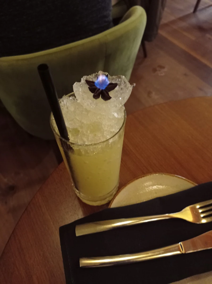 Cocktail Lighthouse, Steamboat Lounge & Forage
