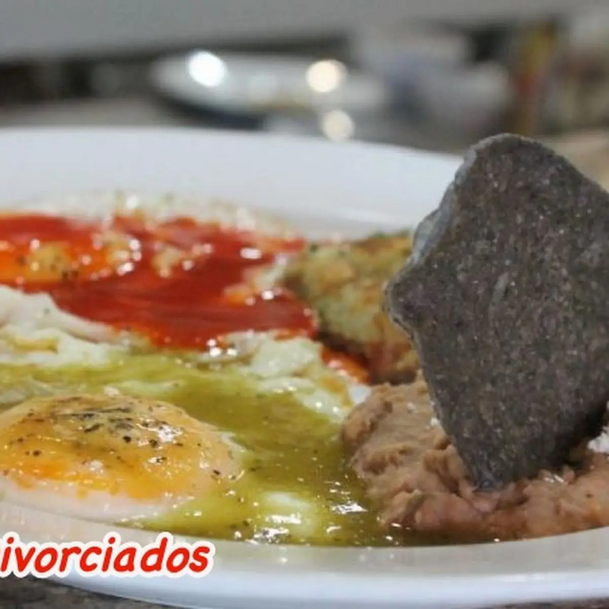 Huevos Divorciados
