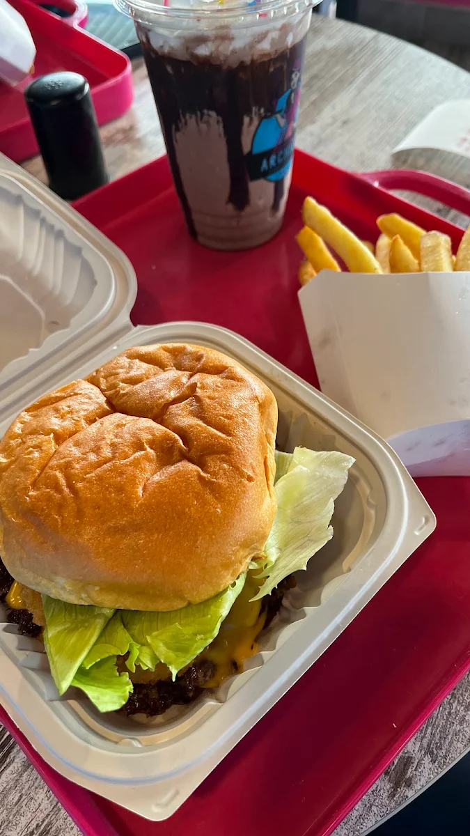 Famous Combo, Famous Archie’s