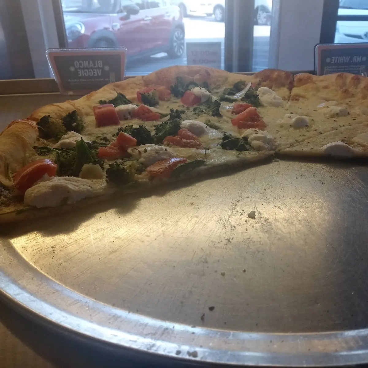 Bianco and Veggie Pizza
