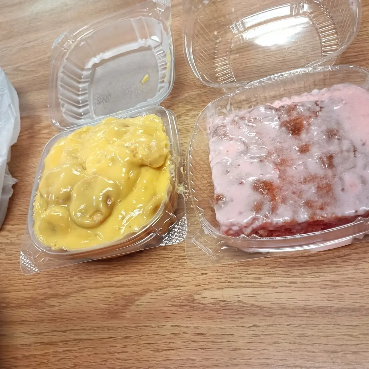 Banana Pudding and Strawberry Cake