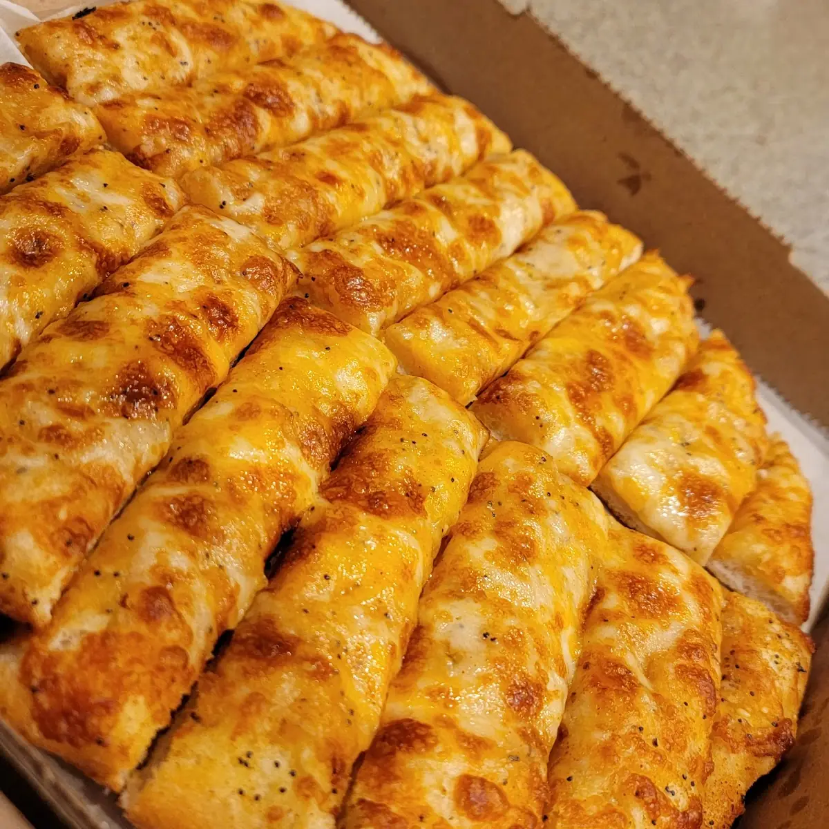 Garlicparmstuft Crust Pizza