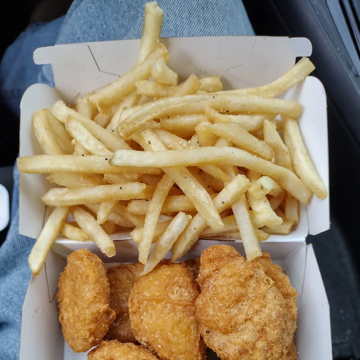 Chicken Mcnuggets with Frenchfries