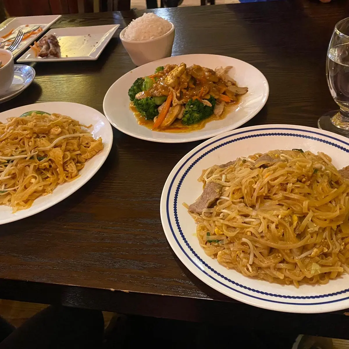 Pad Thai Noodles w Chicken