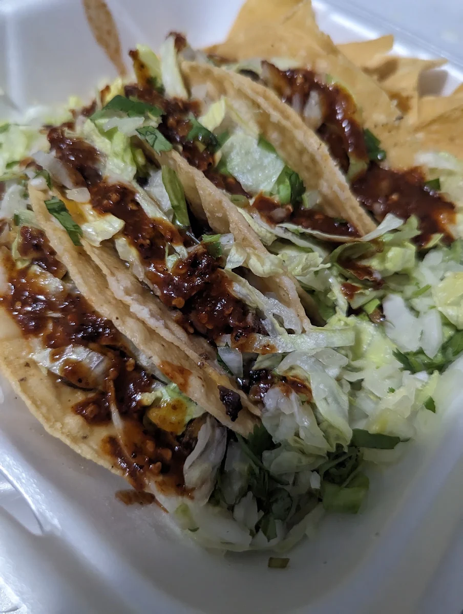 1 Original Soft Taco w guacamole and cheese