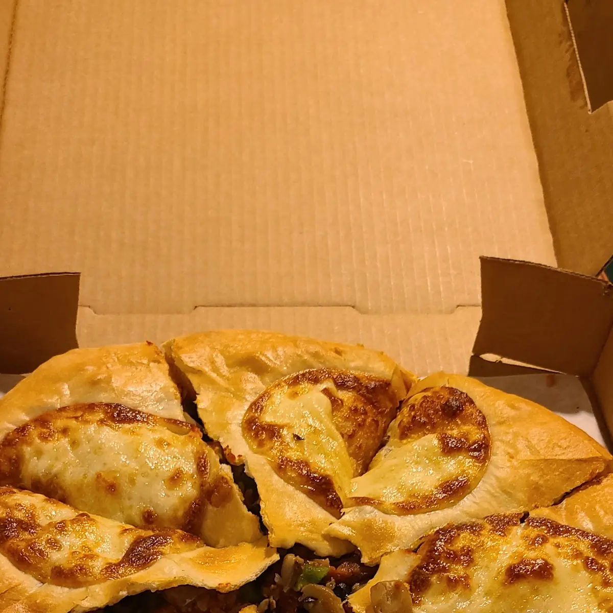 Deluxe Topper Pizza