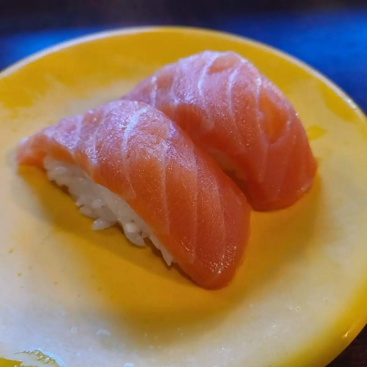 Pieces Salmon Nigiri