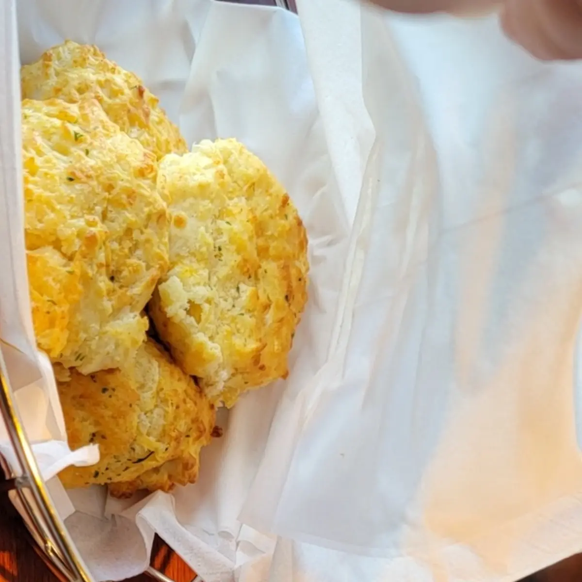 Cheddar Bay Biscuit
