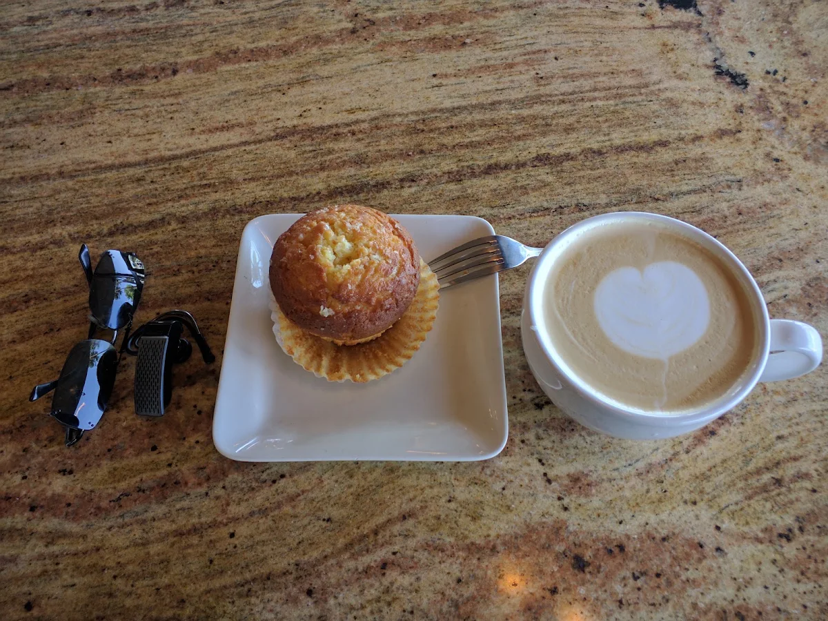 Cafe Cubano Con Leche Y Tres Leches Muffin