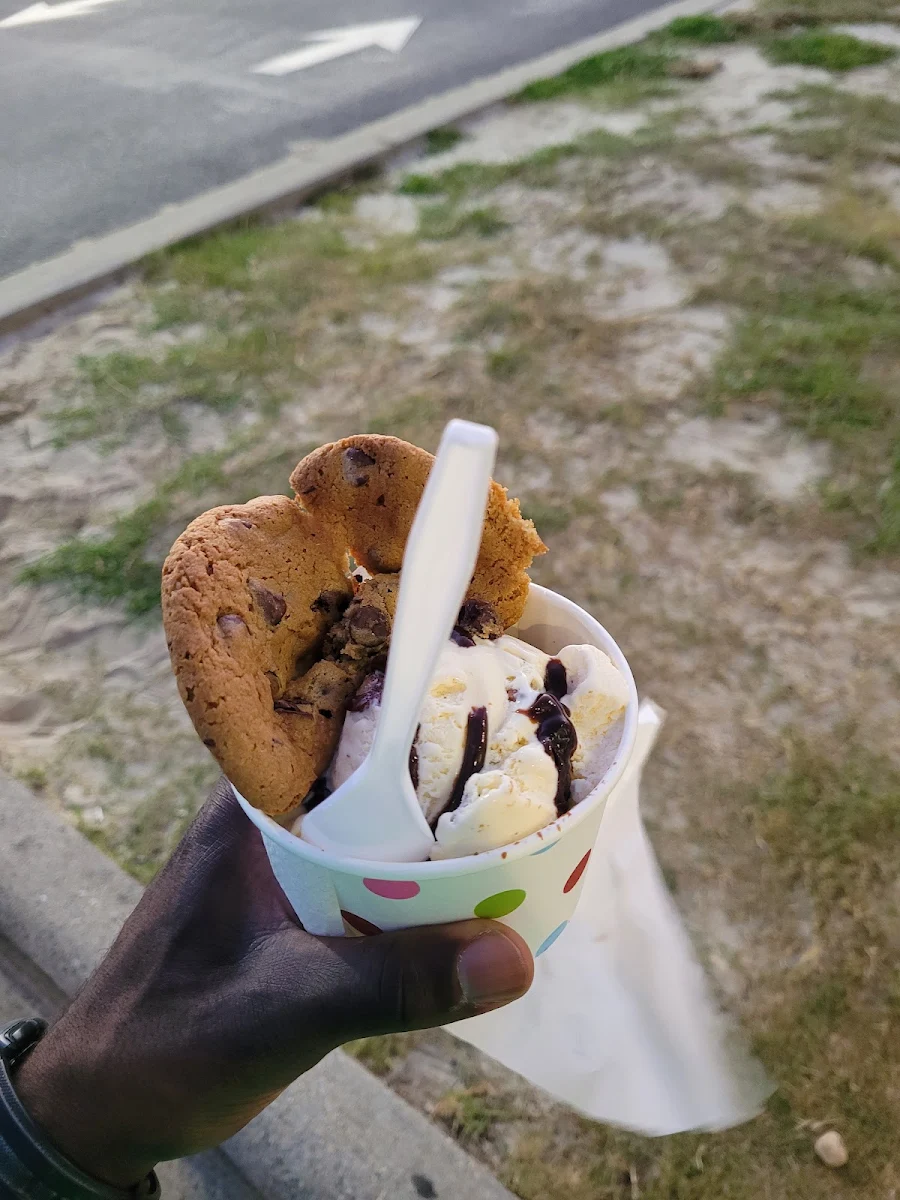 Butter Pecan Cookie Sundae