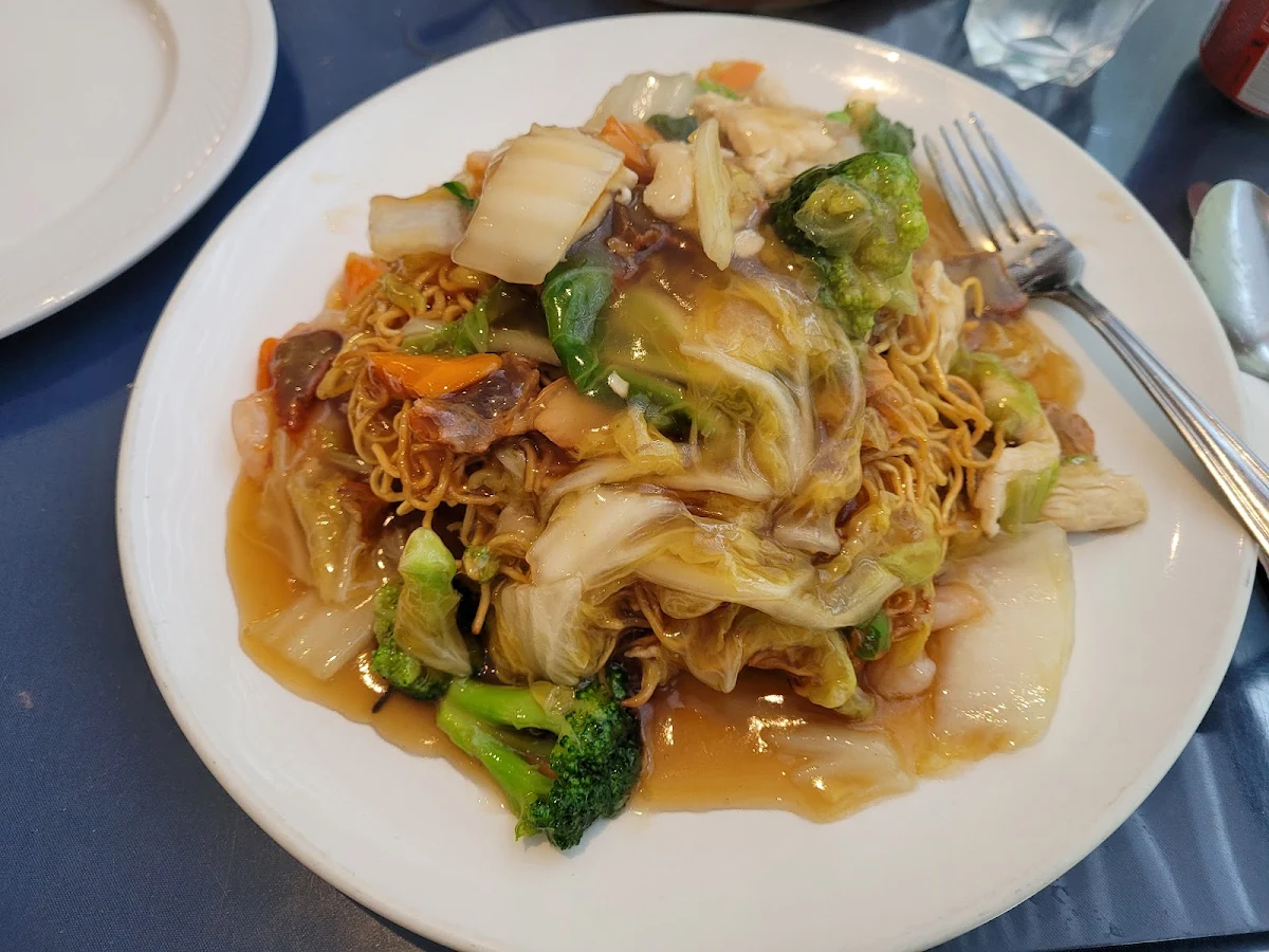 Cantonese Chow Mein, Maison Sai Yan