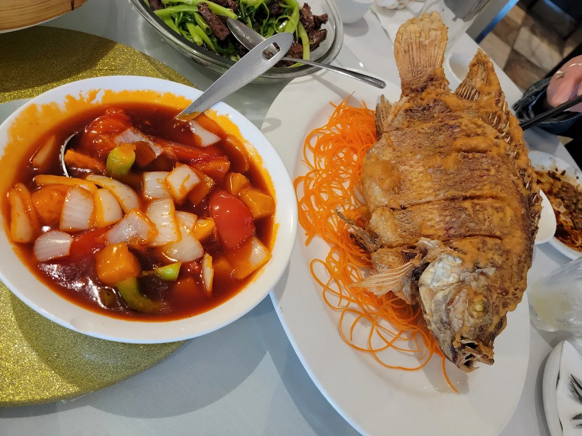 Fries Fish with Hot and Sour Sauce, Maison Sai Yan