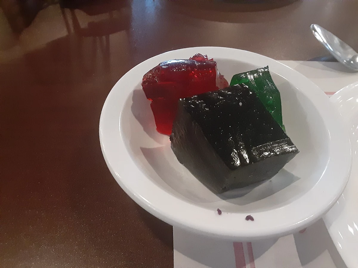 Jello, Buffet des Continents - Trois-Rivières