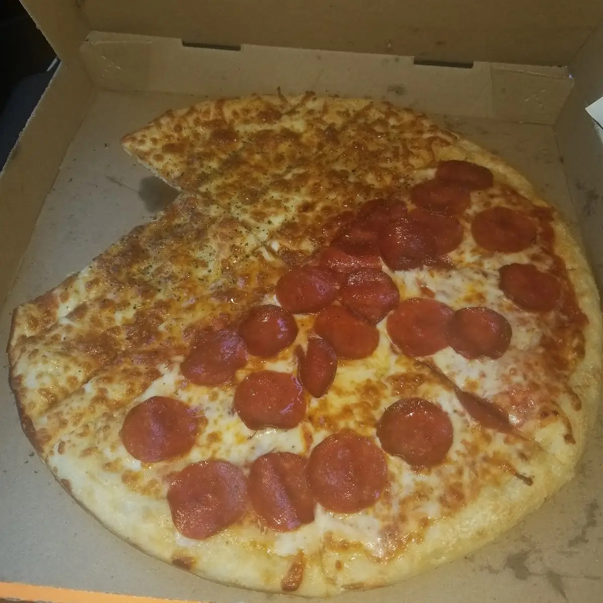 Pepperoni Pizza Box