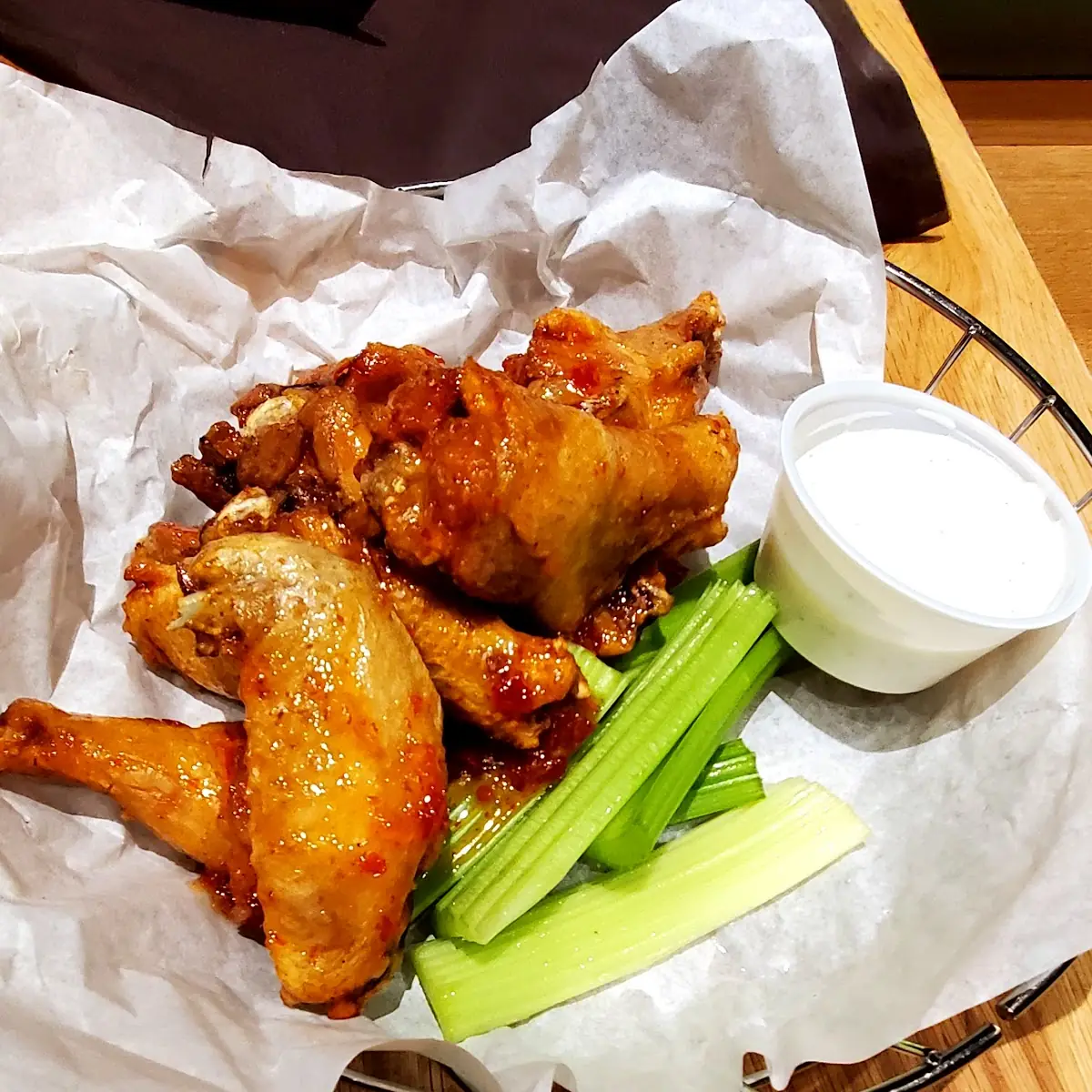 Spicy Buffalo Wings with Celery