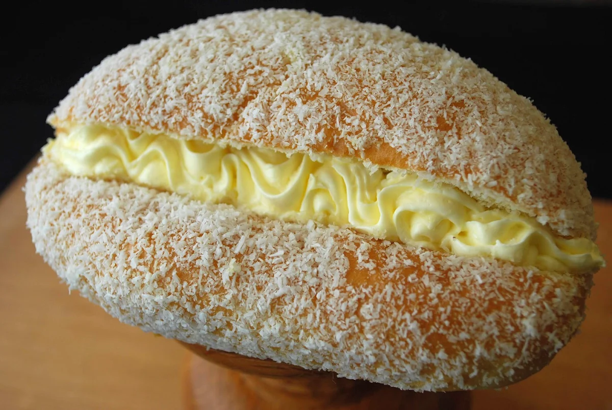 Coconut Cream Bun