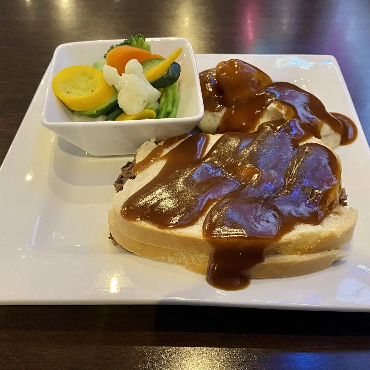 Hot Beef Sandwich with Mashed Potatoes and Steamed Vegetables