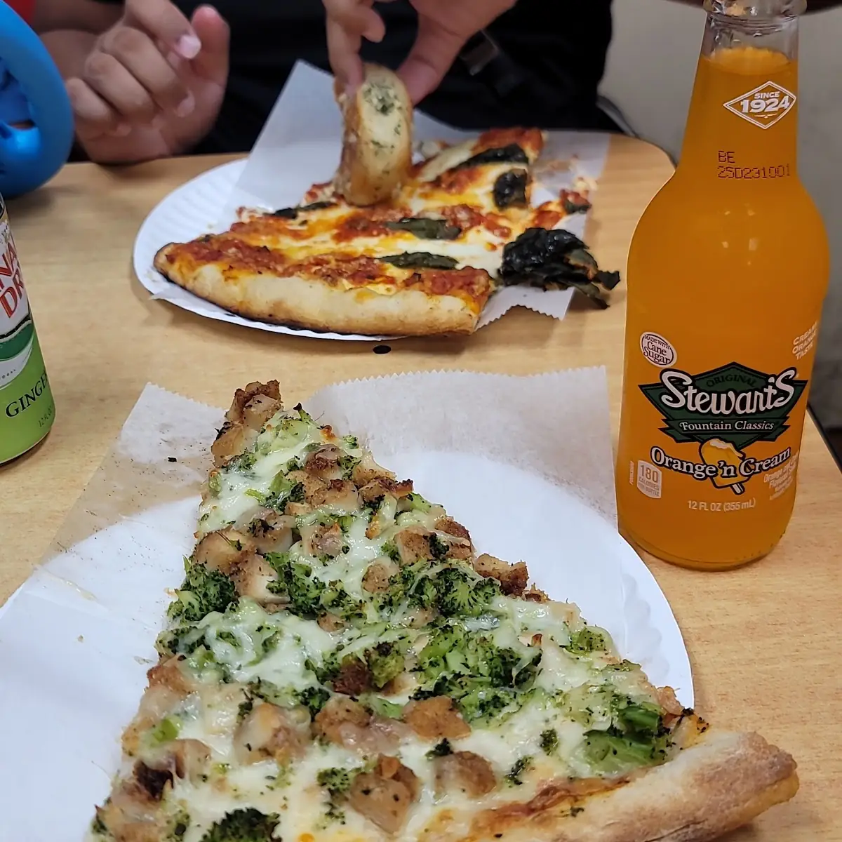 Chicken with Broccoli Pizza New York Style