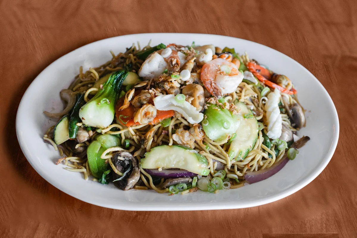 Chow Mein with Mixed Seafood, PhoXpress Leduc