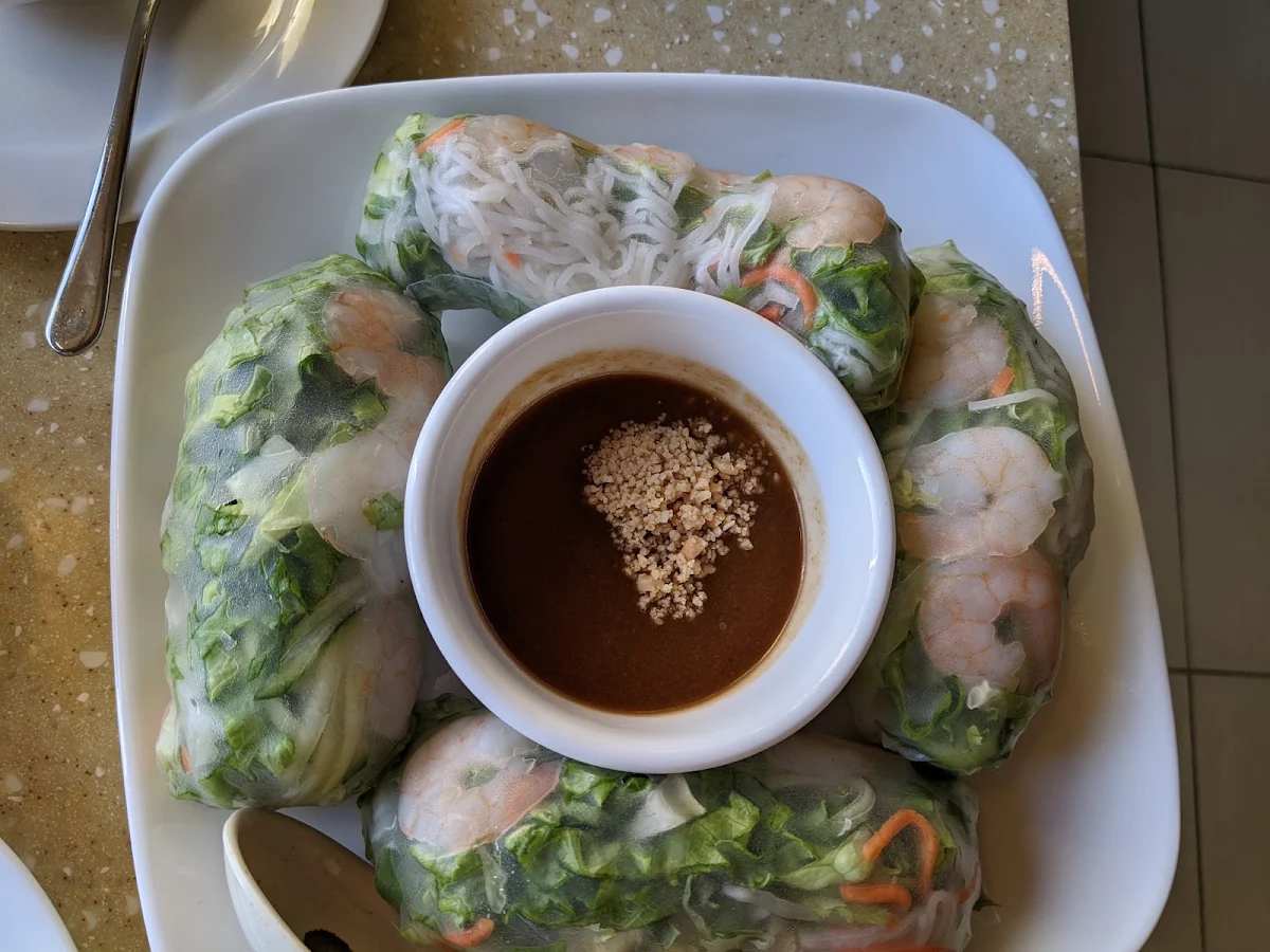 Salad Rolls 4 pcs, PhoXpress Leduc