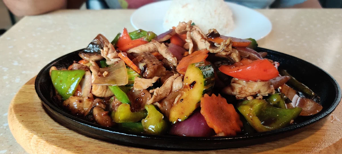 Sizzling Chicken or Beef with Black Bean Sauce or Satay Sauce, PhoXpress Leduc