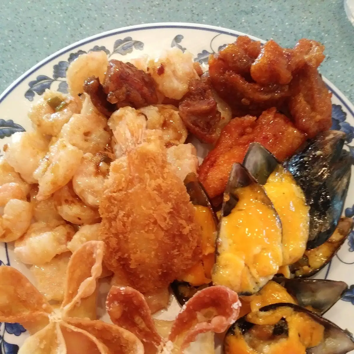 Shrimp Muscles Crab Rangoon