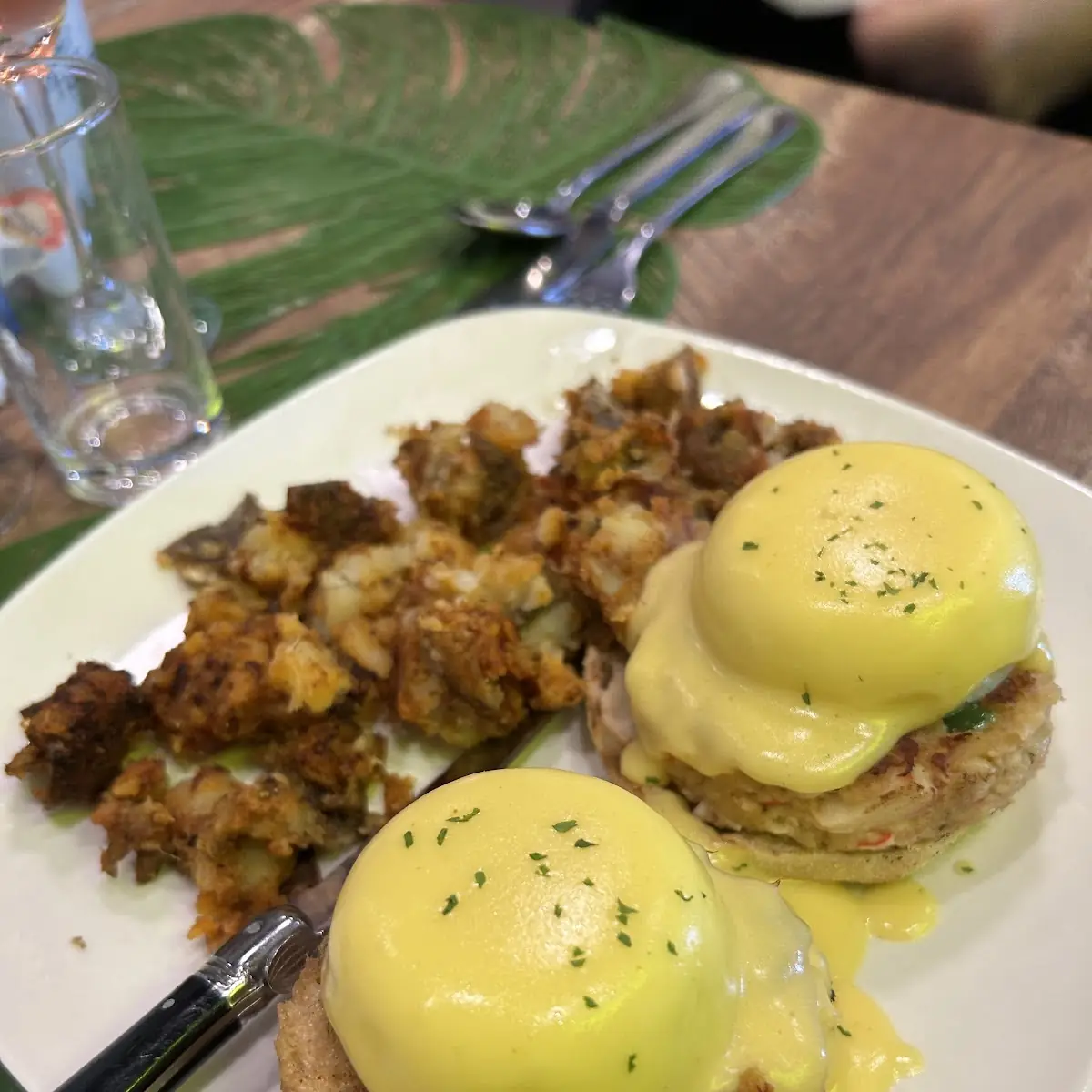Eggs Benedict with Home Fries