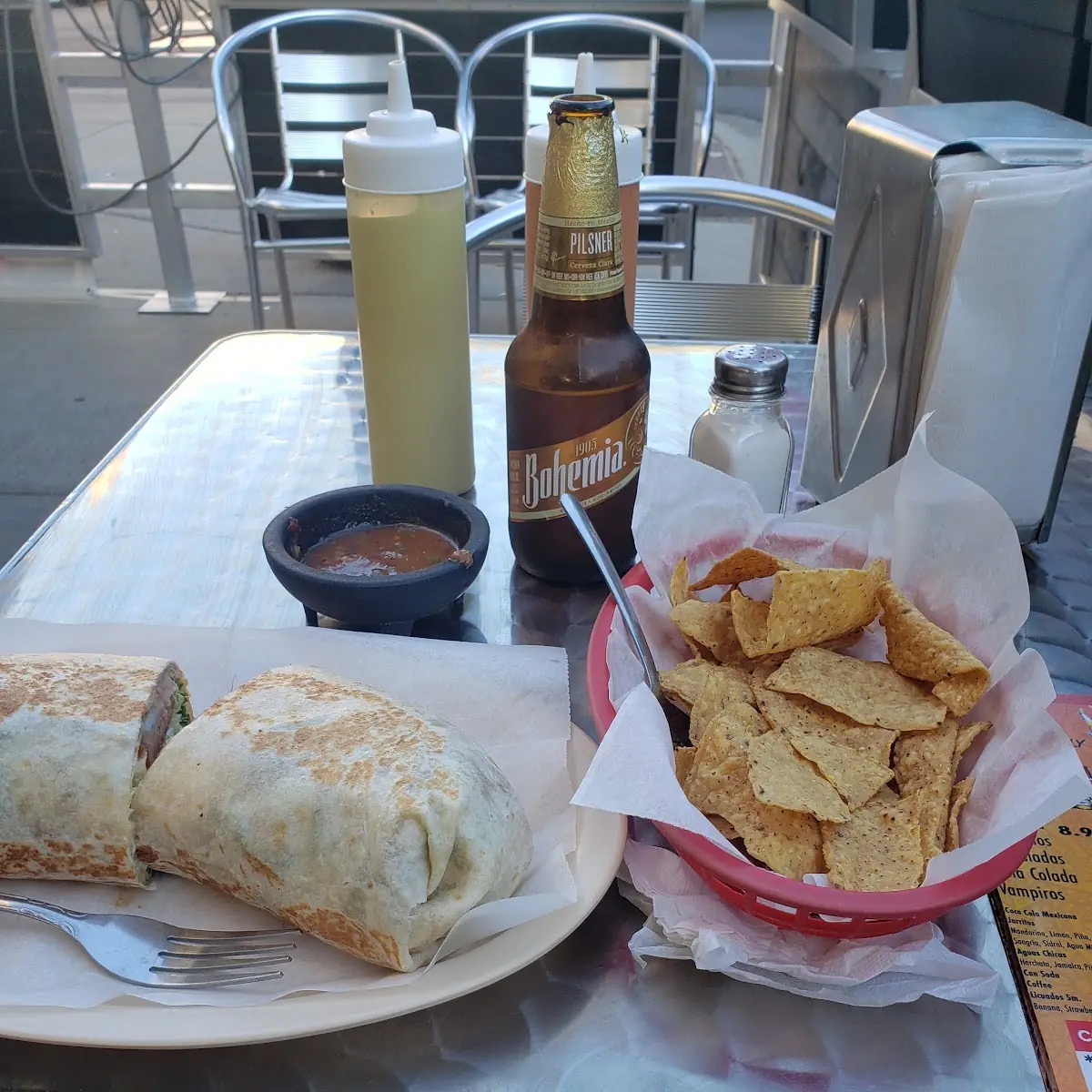 Cena De Burrito Suizo Swiss Burrito Dinner