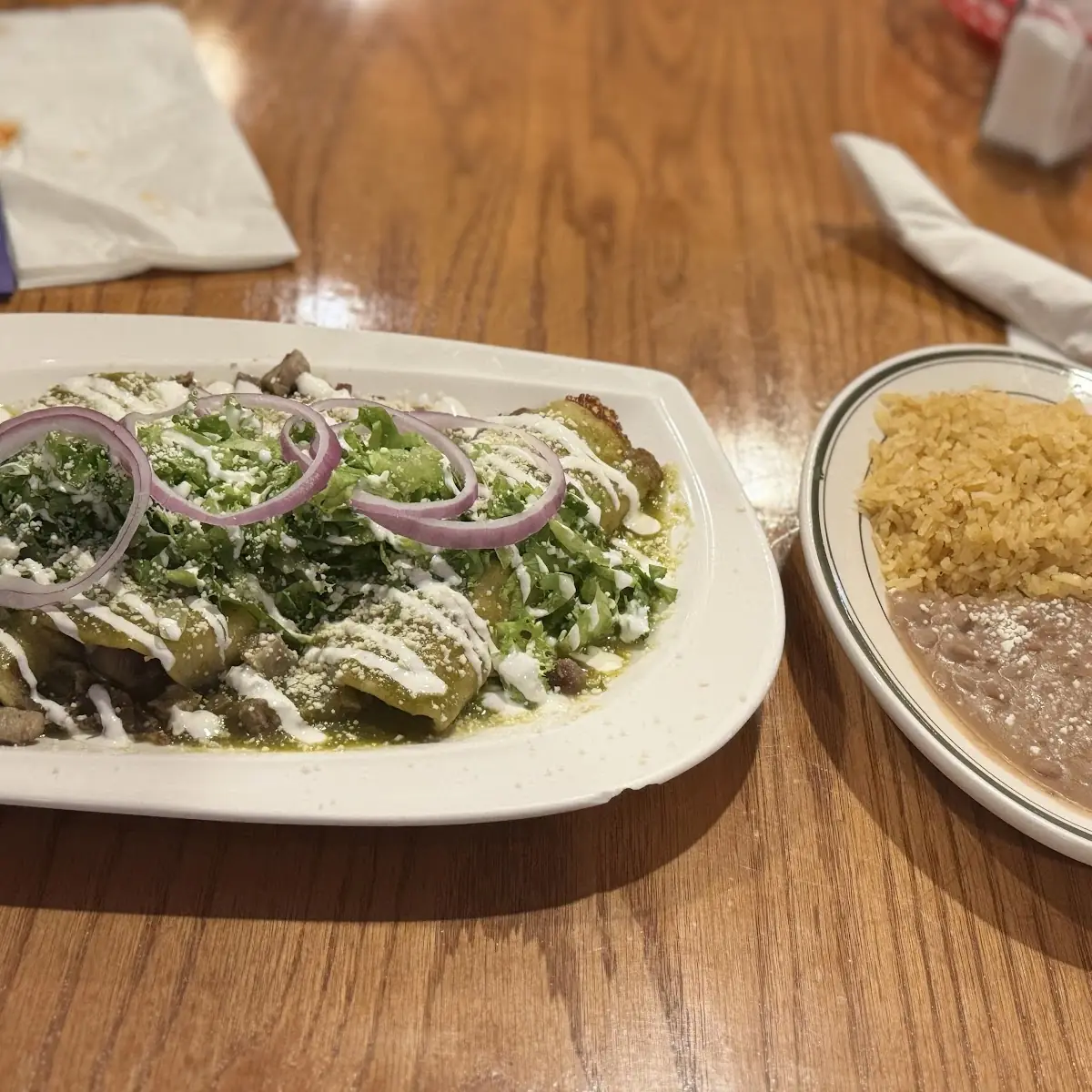 Enchiladas de Carnitas En Salsa Verde