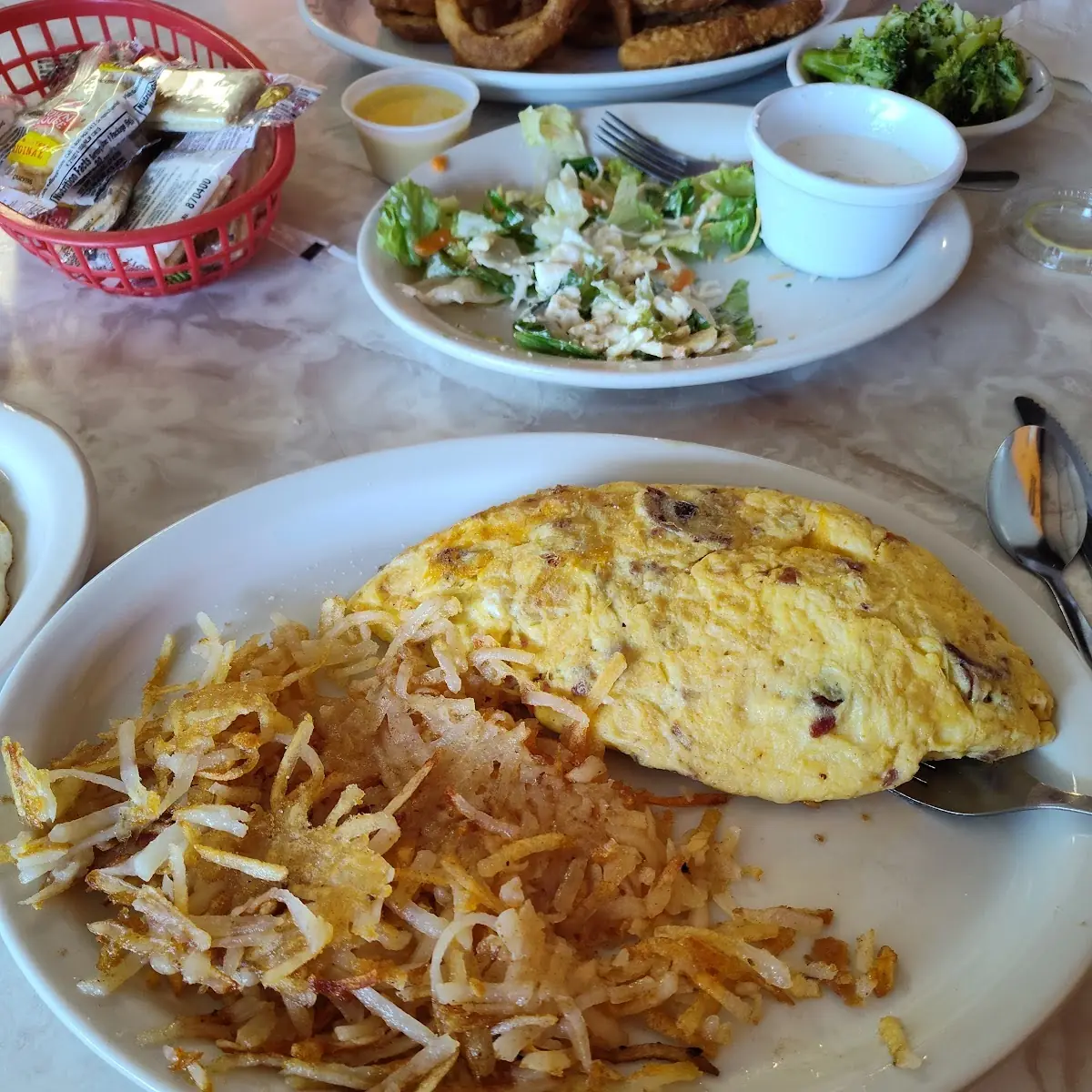 Western Omelette with Hash Browns