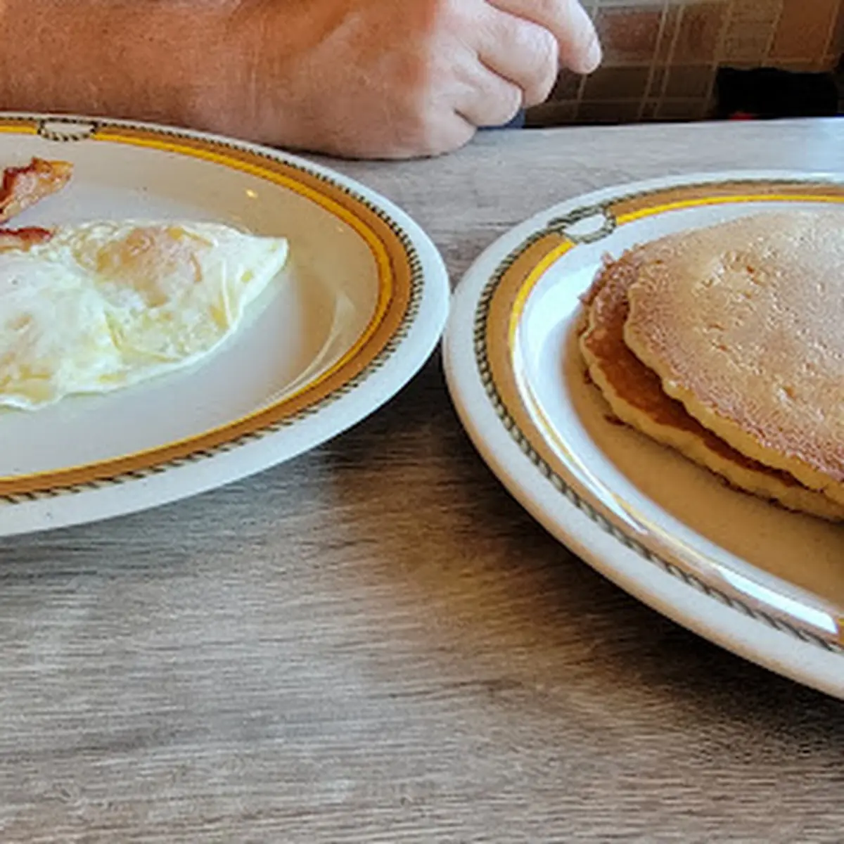 Extra Crispy Bacon Eggs over Easy Grits Grilled English Muffin