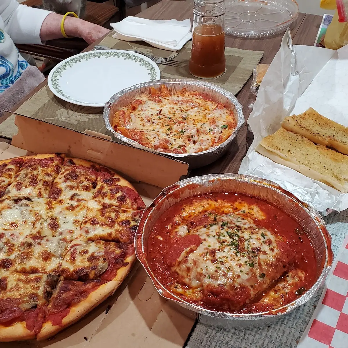 Baked Lasagna Mostaccioli and Pepperoni & Mushroom Pizza