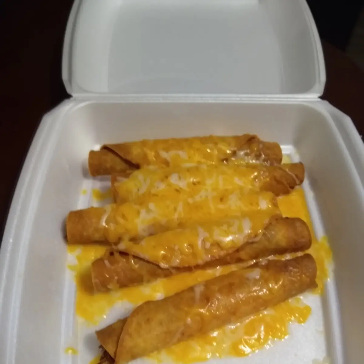 3 Rolled Tacos w Cheese