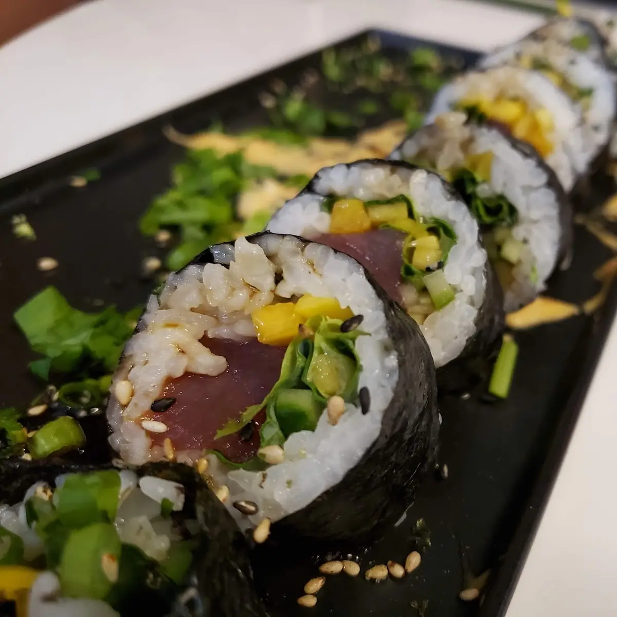 Tuna Roll with Mango