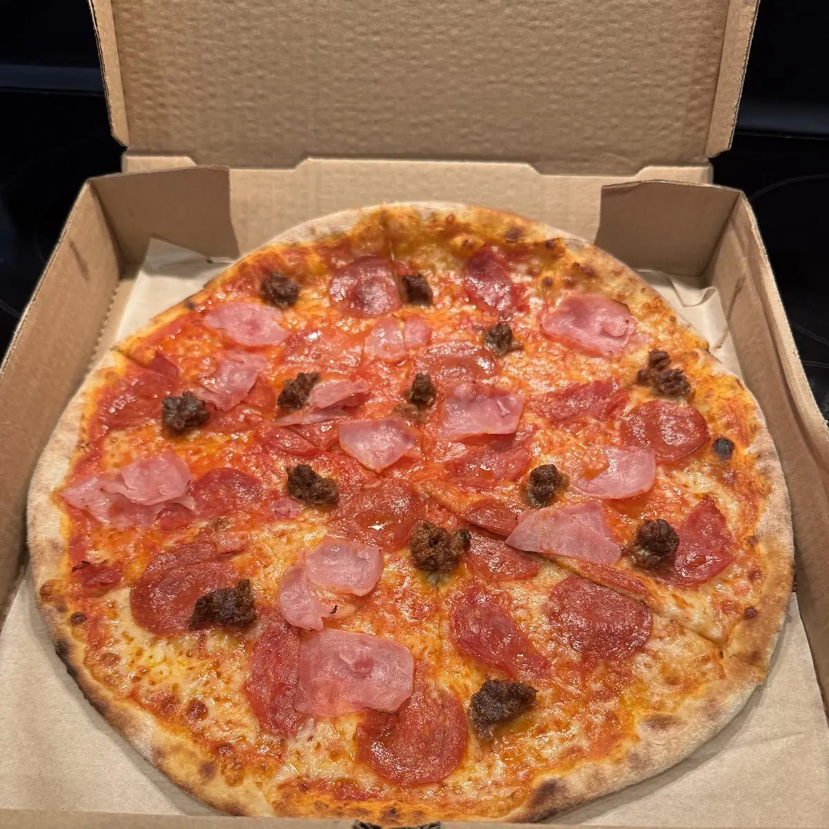 Meat Lovers Pizza with Tomato Sauce