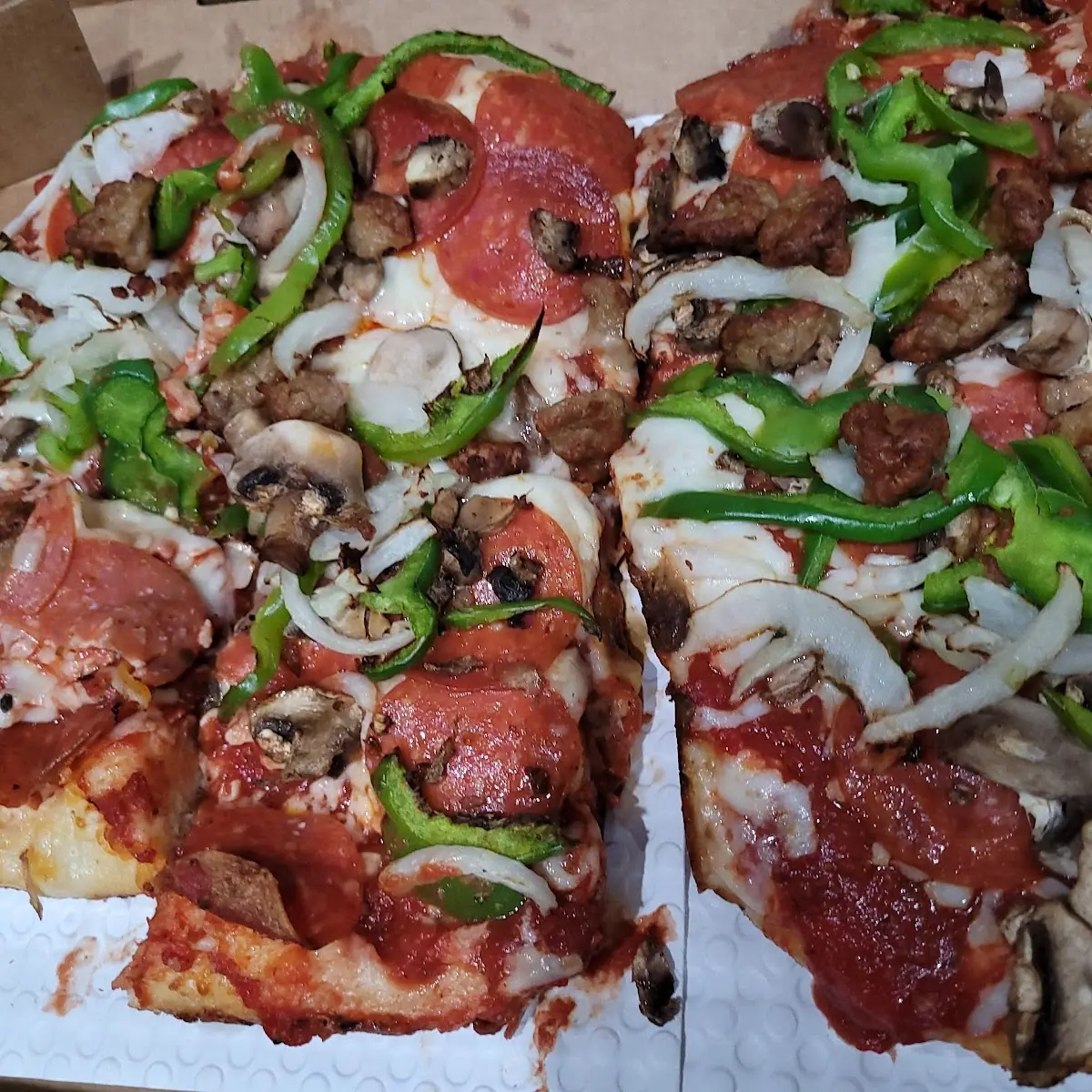 Deluxe Pizza