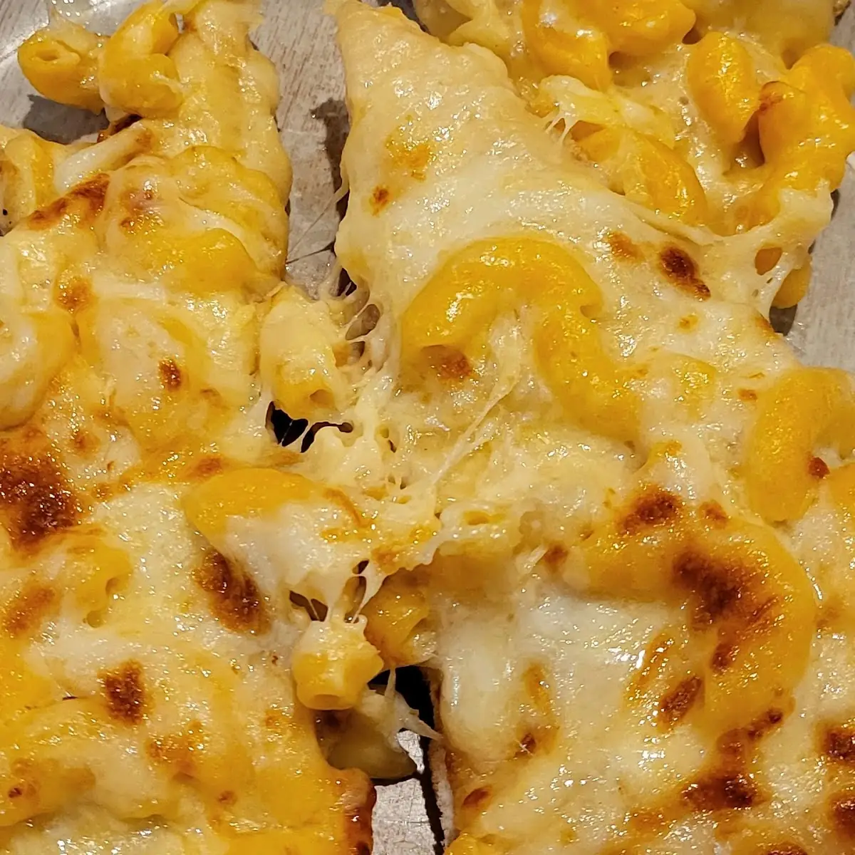 Mac and Cheese Pizza