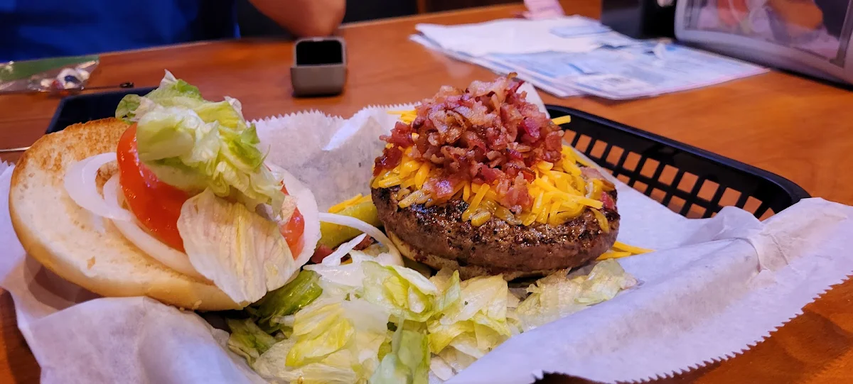 Deluxe Bacon Cheeseburger