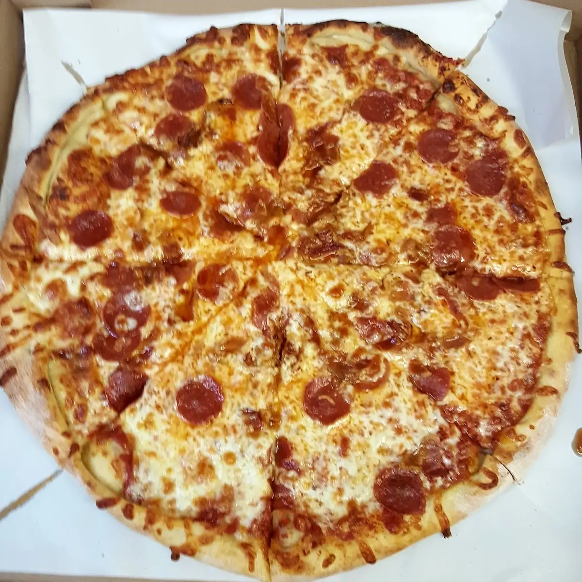 Large Pepperoni Pizza-18
