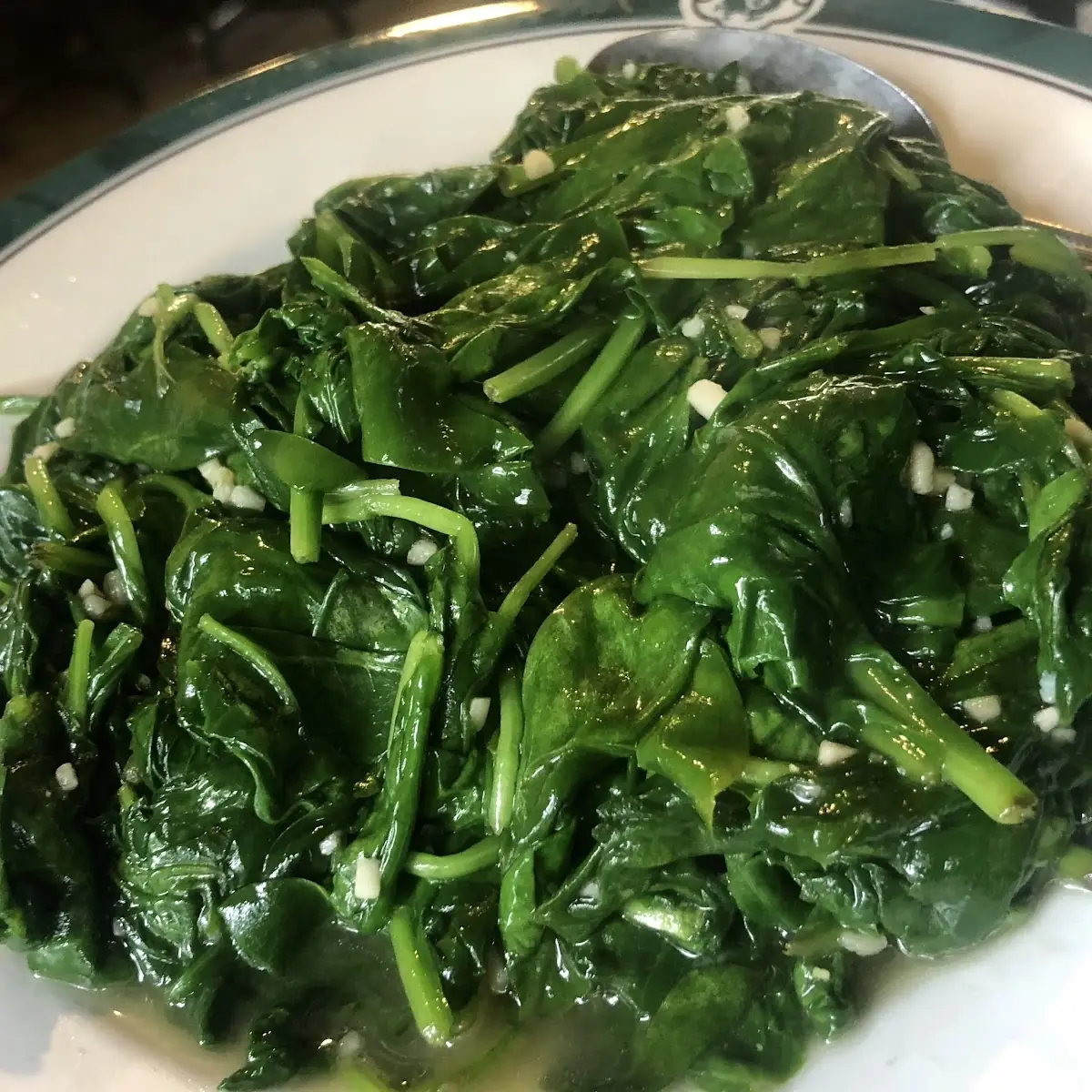 Spinach in Garlic Sauce