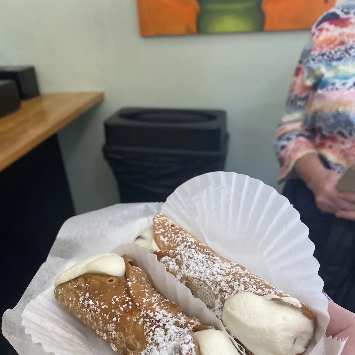 Cream Filled Cannoli Pastry