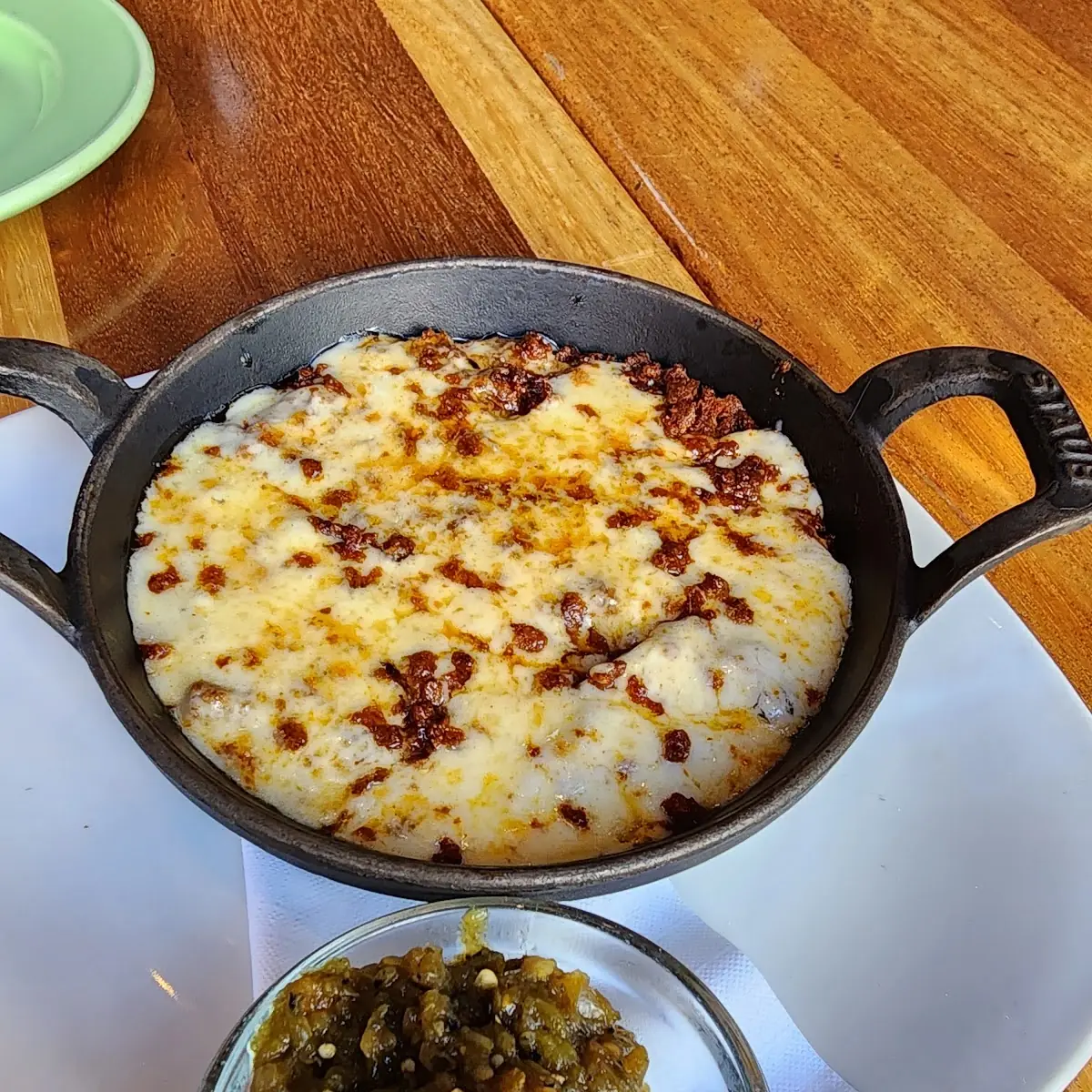 Queso Fundido Con Chorizo