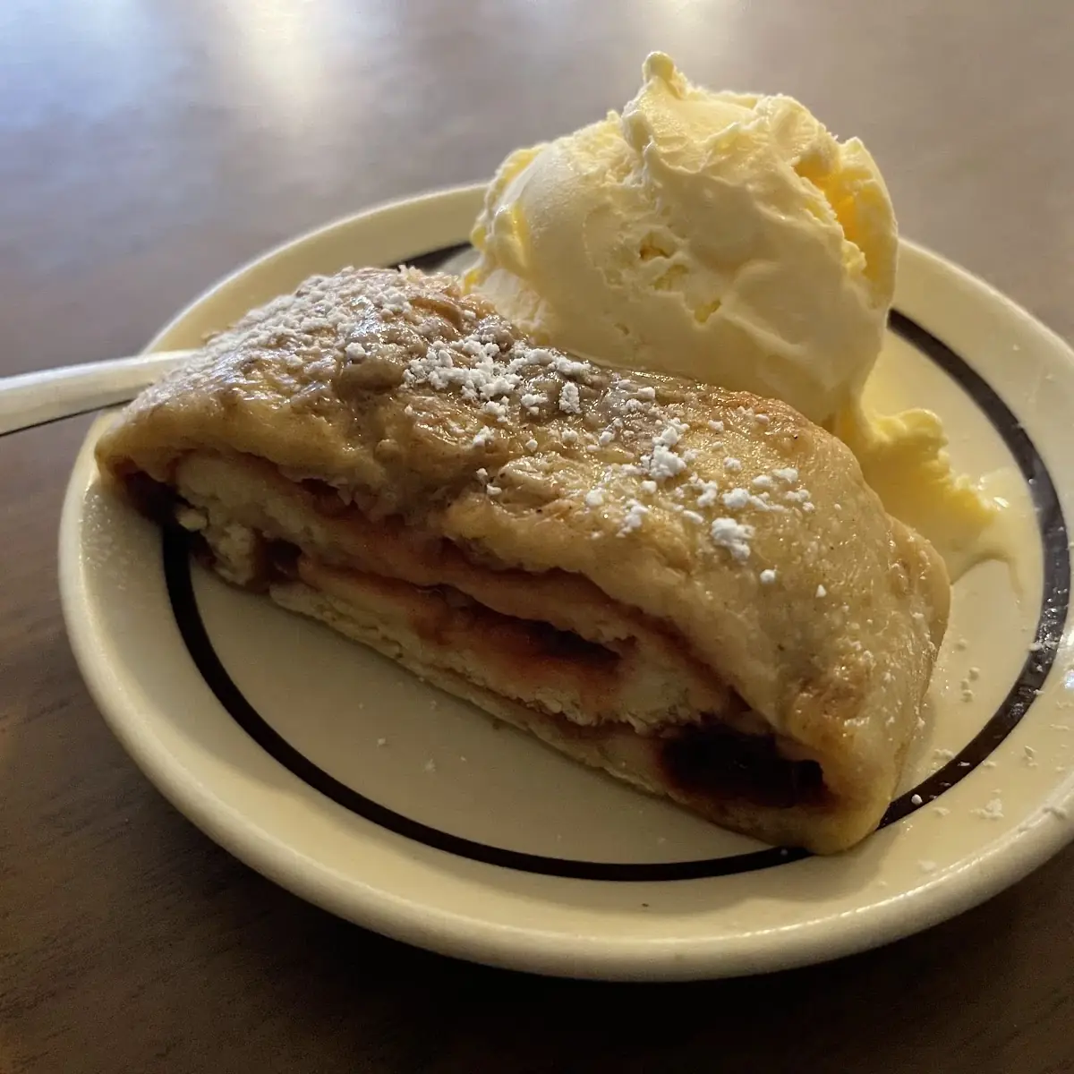 Blueberry Pie with Vanilla Ice Cream