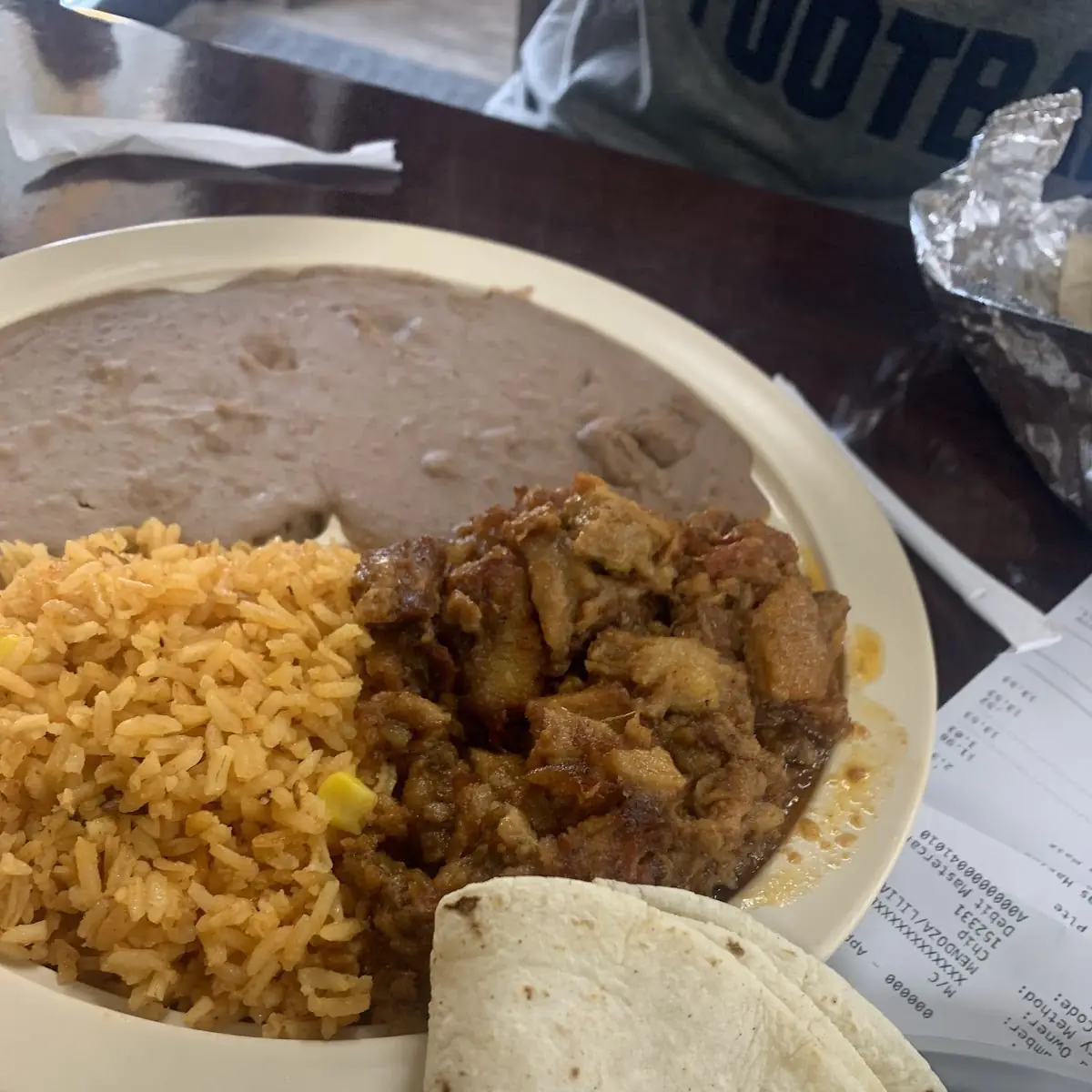 Chicharrón En Salsa Roja