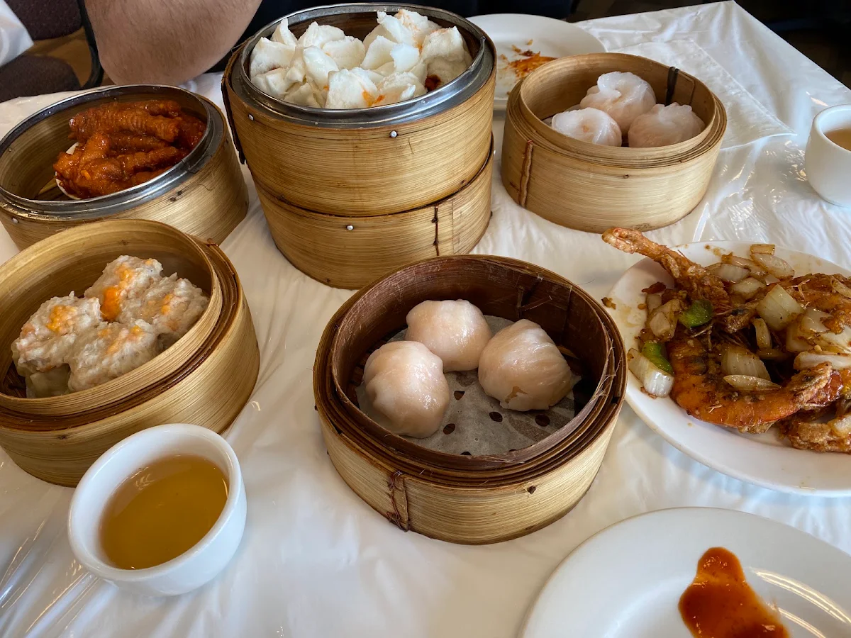 Chaussons À la Vapeur Aux Crevettes Steamed Shrimp Dumplings 水晶虾饺, Foo Lam Restaurant Maison