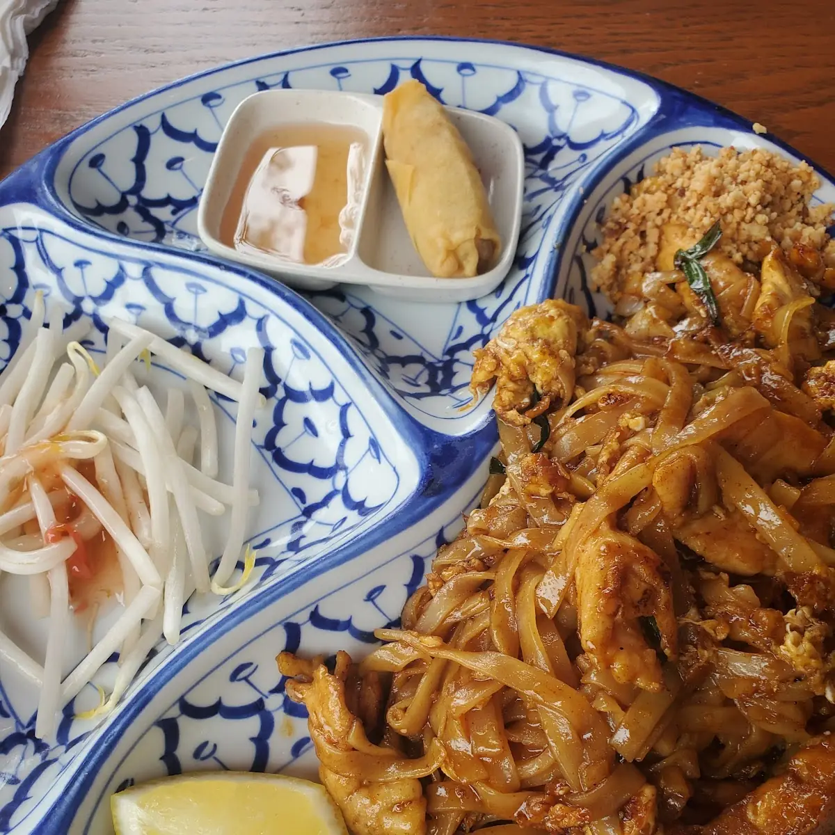 Chicken Pad Thai Lunch