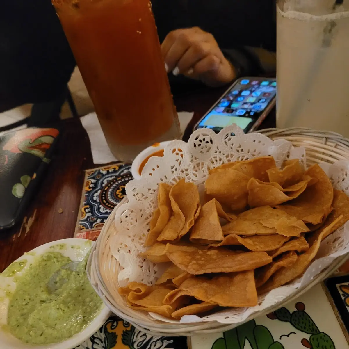 Nachos with Guacamole Dip